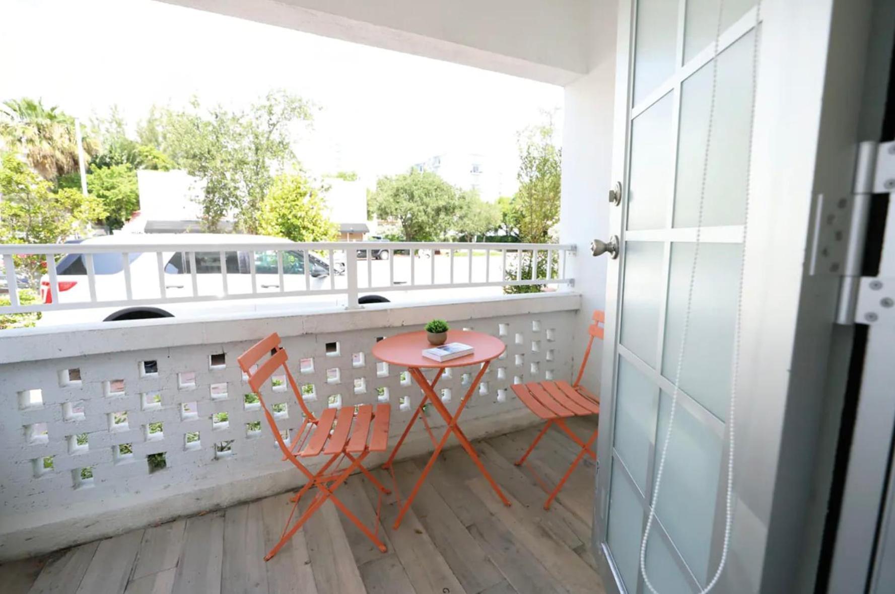 South Beach 2 Bedroom Family & Pet Friendly Apartment With Balcony & Free Parking 마이애미 비치 외부 사진